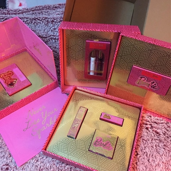 Barbie PÜR X 12PCS Vault - Picture 3 of 10